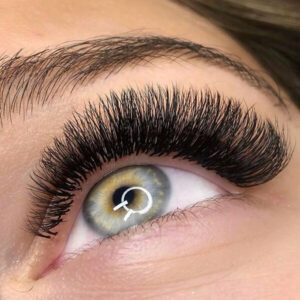 Formation cils volume russe